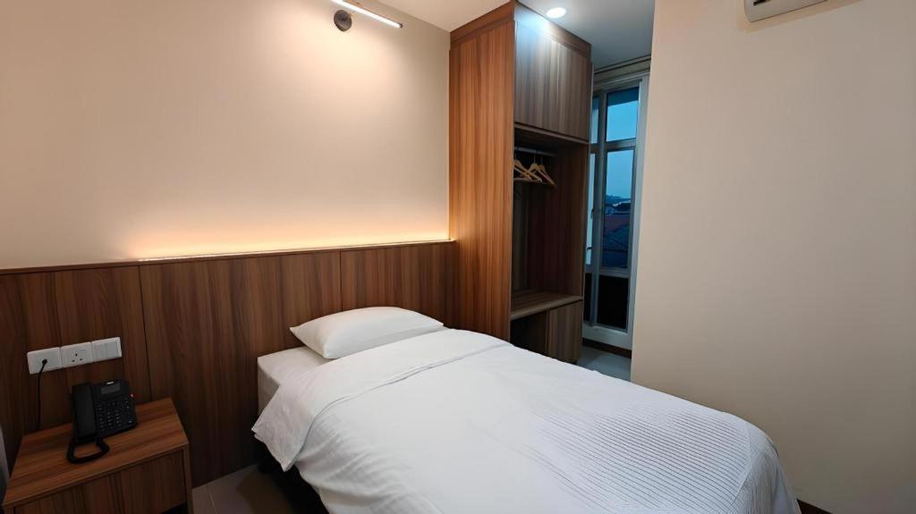 Weiss Kepong Baru Hotel