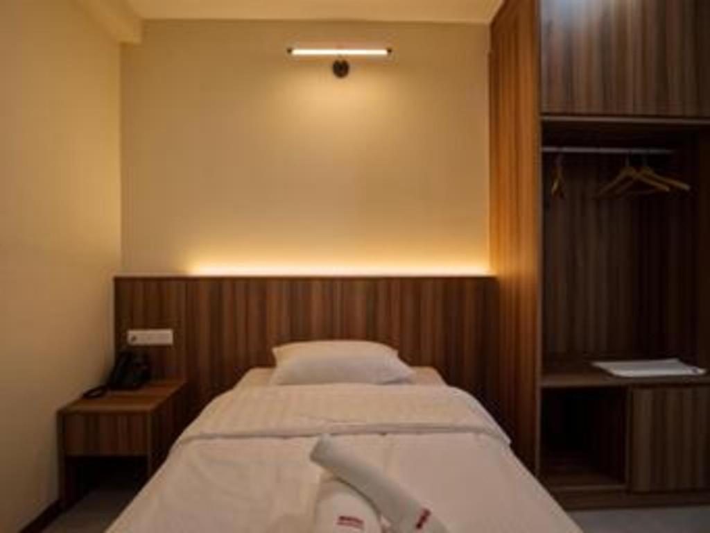 Weiss Kepong Baru Hotel