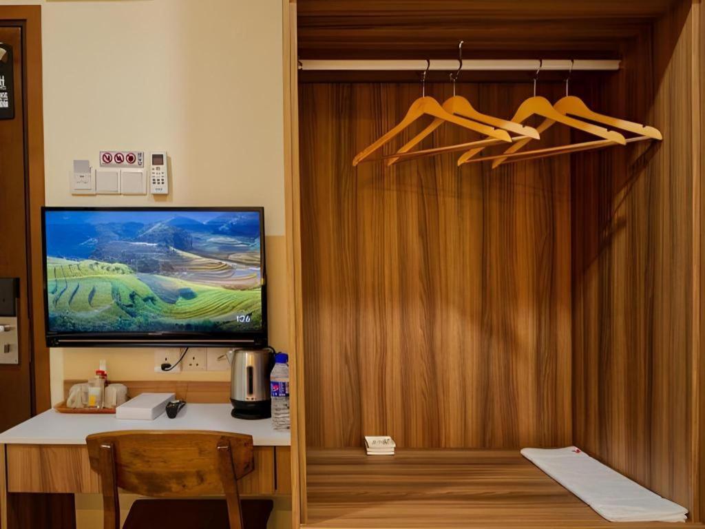 Weiss Kepong Baru Hotel
